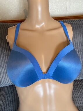 Victoria Secret Front-Close Everyday T-Shirt Bra
